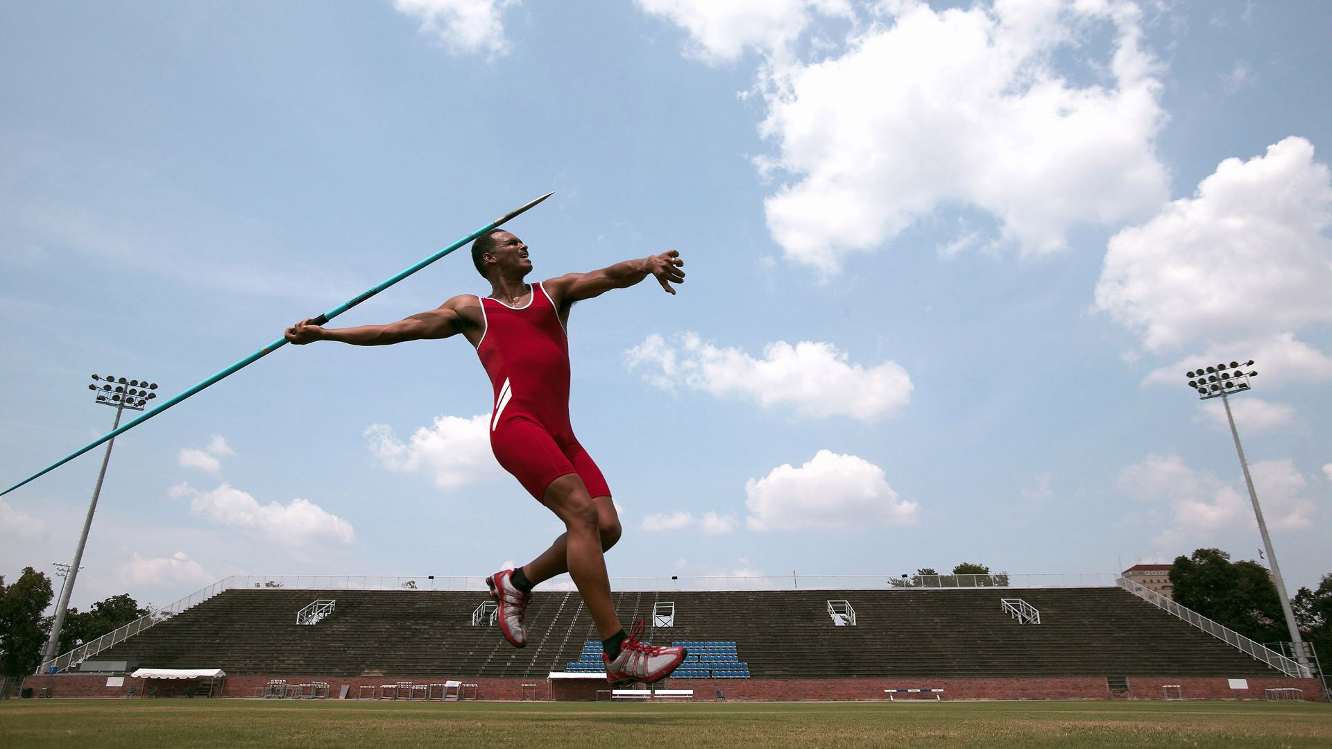 快船连续压制对手乔治高效发挥,快船拿什么交易的乔治