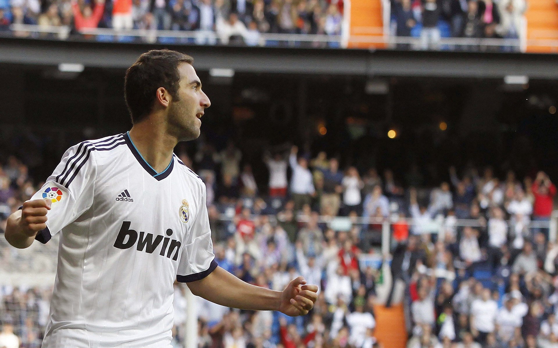 曼联俱乐部宣布签约意大利门将，提升实力，曼联意大利国籍球员